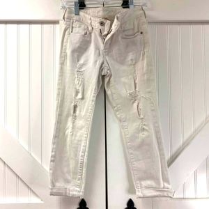 Arizona White Capri ripped size 0